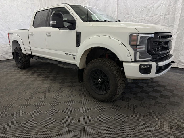 2022 Ford F-350 LARIAT ULTIMATE 4X4 | LIFT | FOX SHOCKS - MORE! in Cars & Trucks in Lloydminster - Image 2