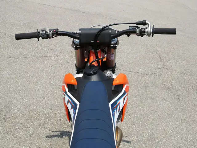 2022 KTM 350 SX-F in Dirt Bikes & Motocross in Cambridge - Image 7