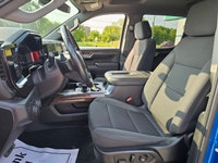 2022 Chevrolet Silverado 1500 RST 4x4 Crew Cab with the powerful 5.3L V8 and 163,322 km! Clean histo... (image 6)