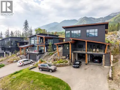 Turnkey 5-Bedroom Chalet with Revenue Suite | Fernie Alpine Resort Exceptional opportunity to acquir...