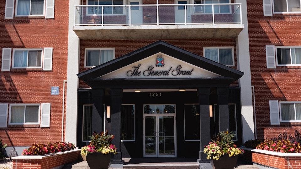 General Grant A Classic River Heights Charmer on Grant Ave! Long