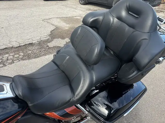 2015 Harley-Davidson CVO Road Glide ~ SUPER CLEAN ~ 110CI ~ ROAD in Sport Touring in City of Toronto - Image 19