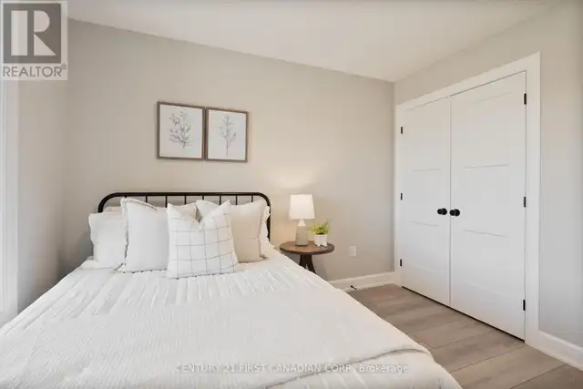21 HAMILTON STREET North Middlesex (Ailsa Craig), Ontario in Houses for Sale in Grand Bend - Image 7