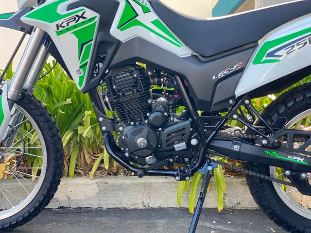 250CC DUAL SPORT MOTORCYCLE | STREET LEGAL DIRT BIKE | LIFAN KPX in Street, Cruisers & Choppers in City of Montréal - Image 4