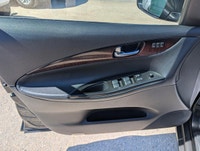 2017 Infiniti QX50 AWD 3.7L V6. 158,000km Clean title and safetied. Leather interior Sunroof Power s... (image 8)