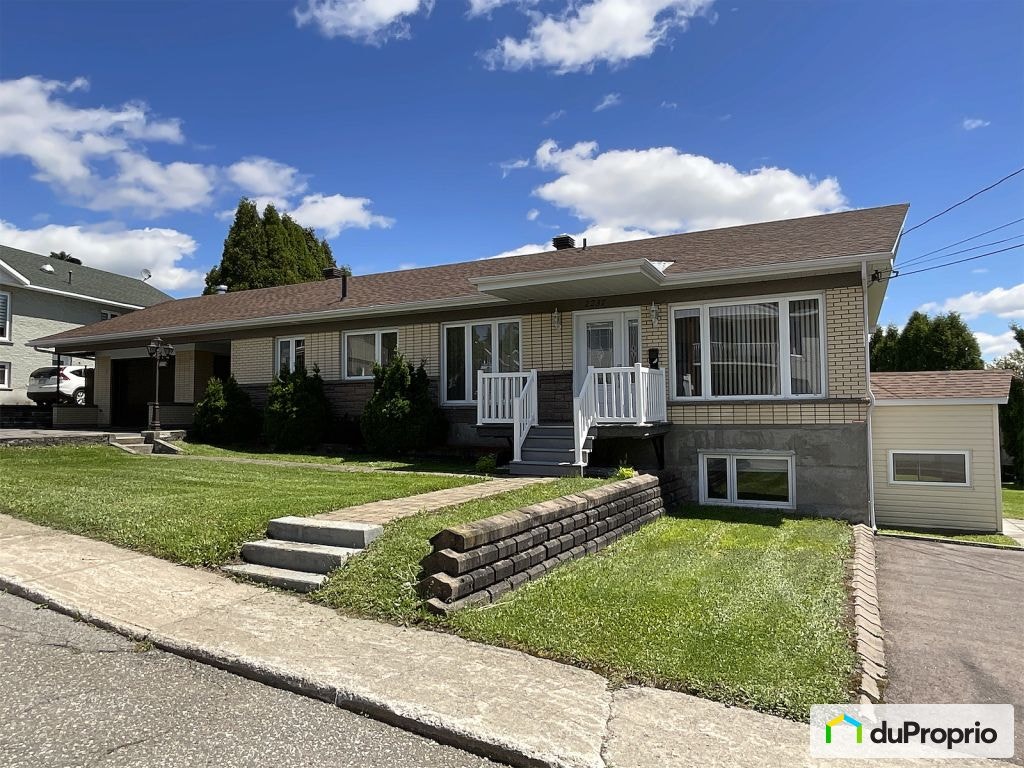 $549,000 - Bungalow for sale in Jonquière (Jonquière) — photo 1