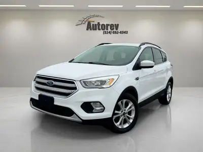 2017 FORD ESCAPE SE. Prix: 6480$ Odomètre: 200 000 KM Couleur extérieure: BLANC Couleur intérieure:...