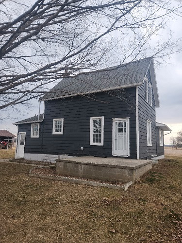 Farm House just a few minutes out of Thamesville for rent in Long Term Rentals in Chatham-Kent