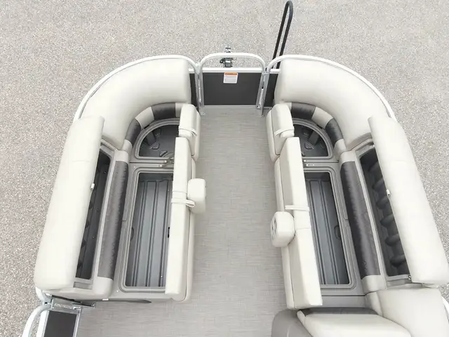 2020 Sun Tracker Party Barge 20 DLX -used pontoon boat in Powerboats & Motorboats in Prince Albert - Image 14