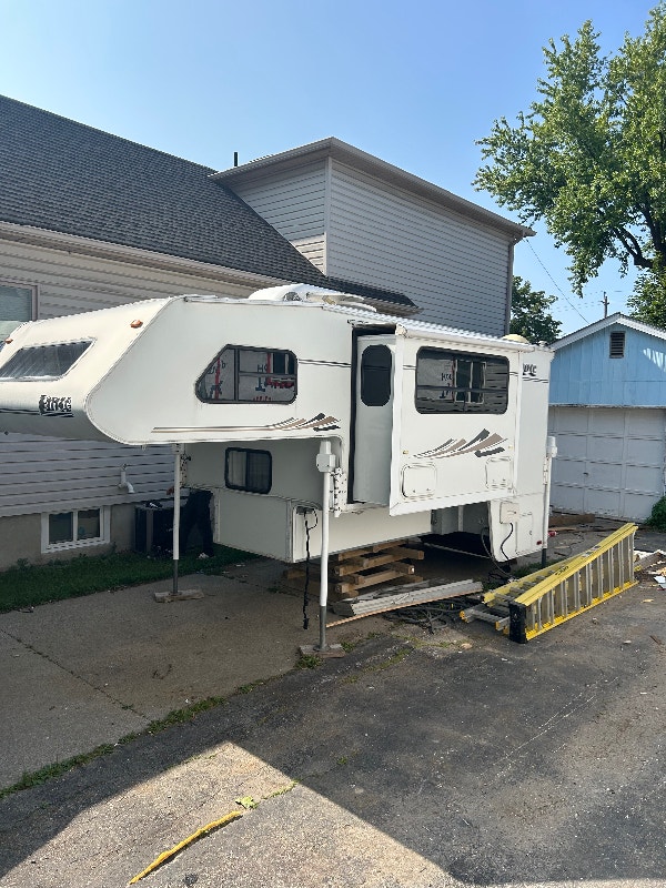 Truck camper for sale Travel Trailers & Campers Sarnia Kijiji