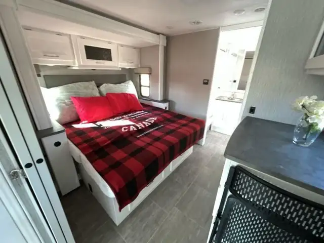 2022 Coachmen RV Mirada 35ESF in RVs & Motorhomes in Red Deer - Image 17