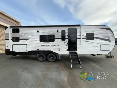 KZ Sportsmen SE travel trailer 291BHKSE highlights: 10 Cu. Ft. 12 Volt Refrigerator Swing Arm TV Pas...