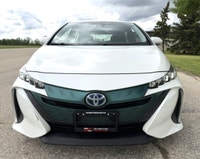 FRANCHISE TOYOTA DEALERSHIP TRADE WITH ONLY 136,000 KMS! PLUG-IN HYBRID WITH NAVIGATION! AMAZING FUE... (image 2)