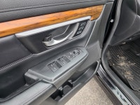 "• Power_Steering • Power_Brakes • Power_Windows • Power_Mirrors • Power_Locks • Power_Sunroof • Key... (image 9)