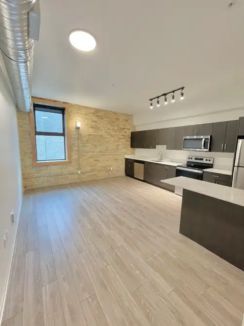 1BR LOFT | ALL UTILITIES + WIFI INCLUDED | EXCHANGE DISTRICT | $1350 ️ Downtown Loft Living – Move-I...