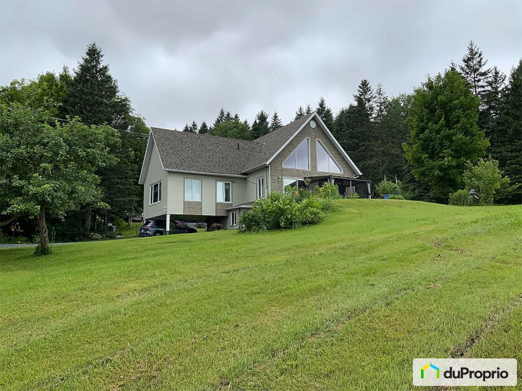 $475,000 - 1 1/2 Storey for sale in Notre-Dame-des-Pins — photo 1
