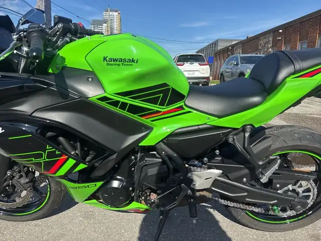 2024 Kawasaki Ninja 650 ~ NINJA 650 ~ ABS ~ KRT EDITION ~ NICE B in Sport Bikes in City of Toronto - Image 18