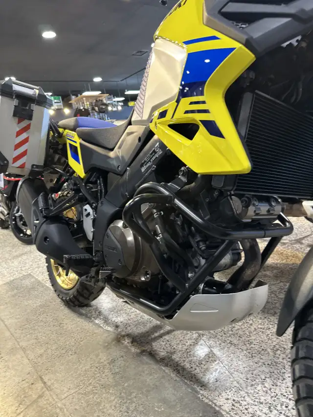 2023 Suzuki V-STROM 1050DE Champion Yellow No.2 / Metallic Mat S in Street, Cruisers & Choppers in Ottawa - Image 6
