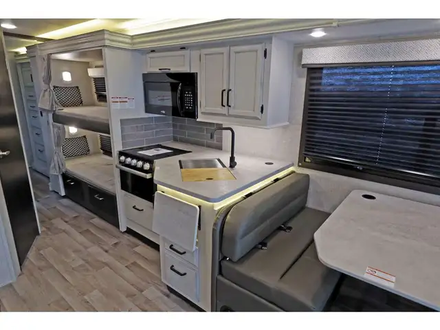 2023 Entegra Coach Odyssey 31F Bund Bed NEUF VR/RV Classe C 2023 in RVs & Motorhomes in Laval / North Shore - Image 10