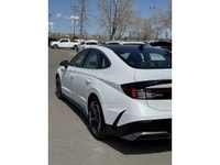 This ONE OWNER ACCIDENT FREE LOW KM Hyundai Sonata TREND comes fully loaded with a responsive and fu... (image 8)