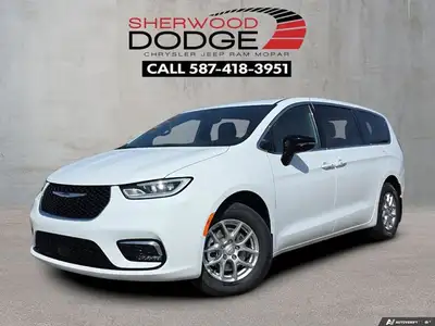This Chrysler Pacifica has a dependable Regular Unleaded V-6 3.6 L/220 engine powering this Automati...