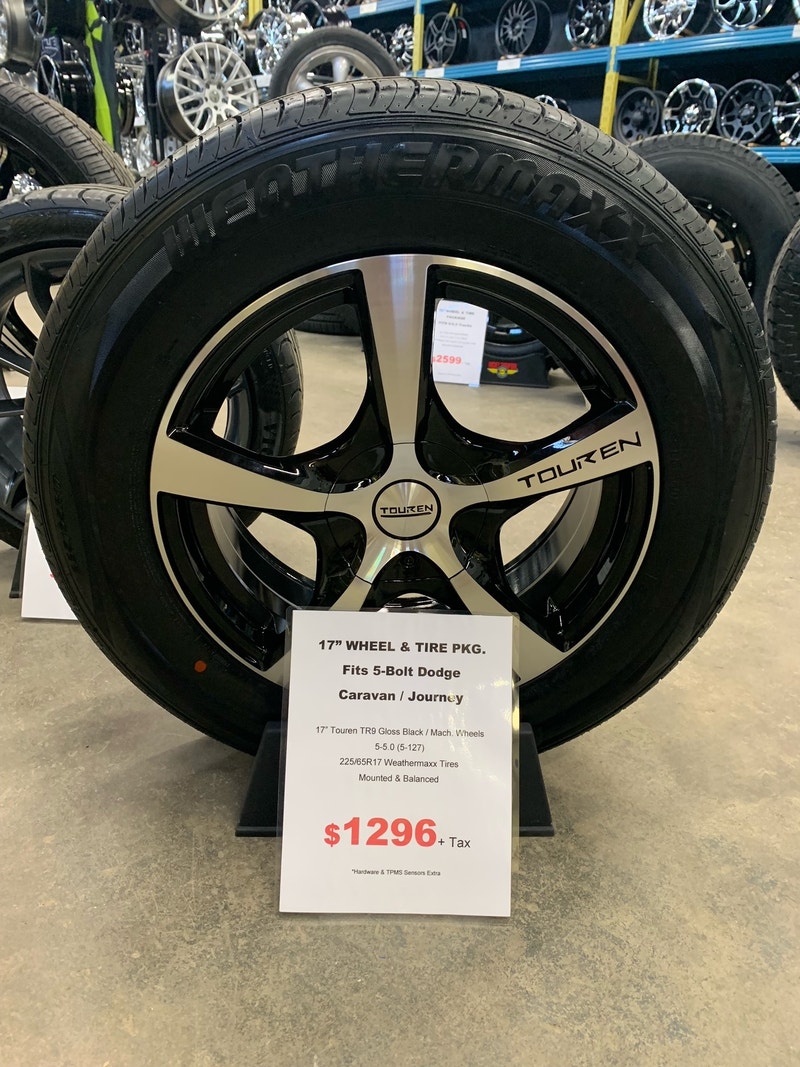 Grand Caravan 17" Wheel & Tire Package with 225/65R17 Tires Tires