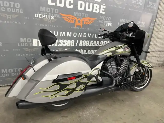 2014 Victory Motorcycles Cross Country in Street, Cruisers & Choppers in Drummondville - Image 5