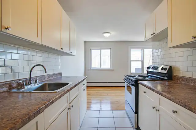 Charming 2 Bedroom Apartment for Rent in Whitby in Long Term Rentals in Oshawa / Durham Region - Image 3