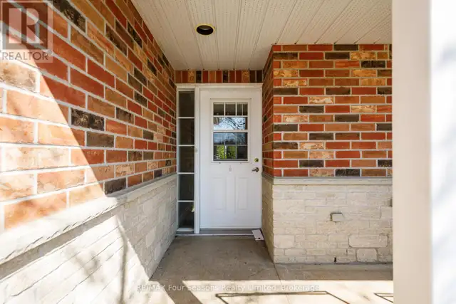 1 - 275 HURON STREET Clearview (Stayner), Ontario in Houses for Sale in Oakville / Halton Region - Image 4