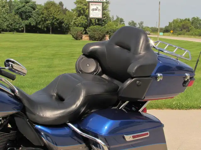 2017 Harley-Davidson FLHTK Electra Glide Ultra Limited Low New D in Sport Touring in Leamington - Image 18