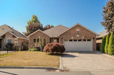 Welcome to this exceptional open-concept bungalow offering 2,905sqft of living space, nestled in the...