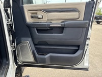 This Ram 2500 boasts a Intercooled Turbo Diesel I-6 6.7 L/408 engine powering this Automatic transmi... (image 8)