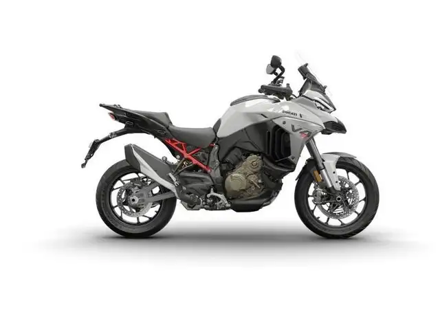 2026 Ducati Multistrada V4 S Travel & Radar in Street, Cruisers & Choppers in Sherbrooke - Image 2