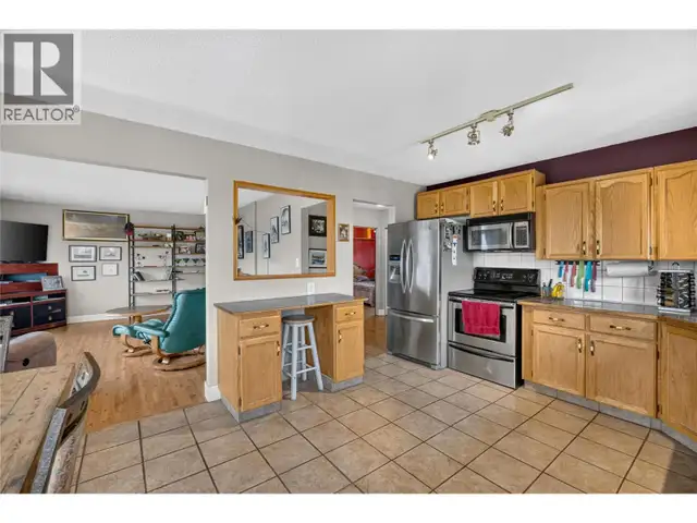 355 & 357 Gwyer Street Penticton, British Columbia in Houses for Sale in Penticton - Image 37