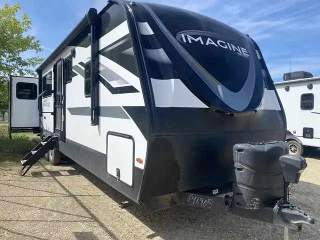 2023 Grand Design Imagine 3100RD in Travel Trailers & Campers in St. Albert - Image 2
