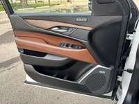 This Cadillac Escalade 4WD delivers a Gas 6.2L/376 engine powering this Automatic transmission. Sunr... (image 7)