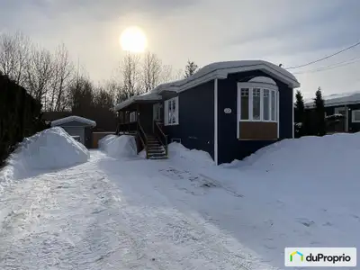 2675 rue des Herbages, Chicoutimi (G7K 1G3) Située dans un quartier tranquille, à proximité d'un cul...