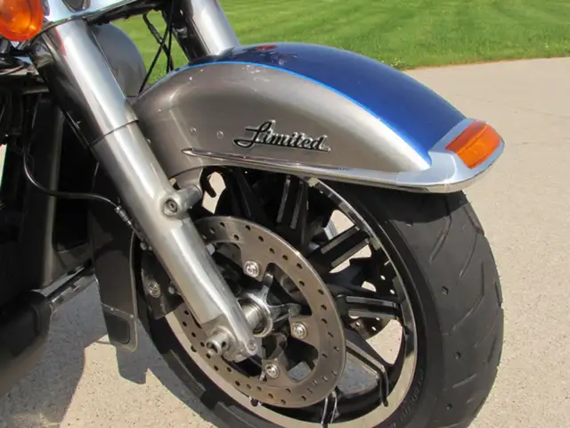 2017 Harley-Davidson FLHTK Electra Glide Ultra Limited Low New D in Sport Touring in Leamington - Image 8
