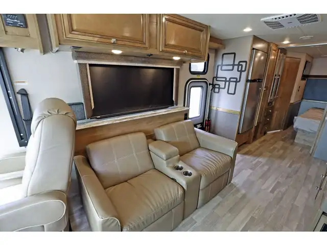 2020 Holiday Rambler Admiral 28A 2 extension Classe A 2020 in RVs & Motorhomes in Laval / North Shore - Image 6