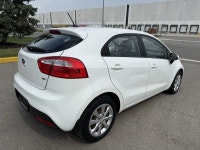 2014 KIA RIO - Hatchback- 4 Door - 6 SPEED MANUAL Transmission - 5 Passenger - 1.6 Lit - V4 Cylinder... (image 6)