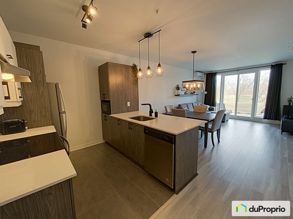 $399,900 - Condominium for sale in Longueuil (Vieux-Longueuil) — photo 2
