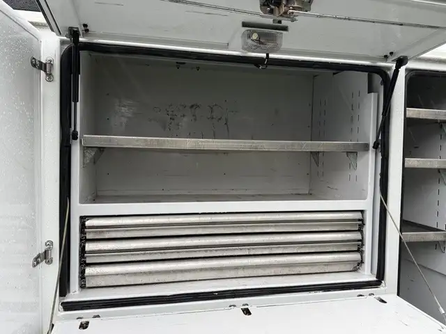 2024 Ram 5500 Heavy Duty Laramie 4x4 Crew Cab Cummins Service Tr in Heavy Trucks in Regina - Image 30