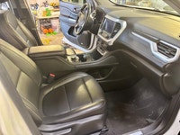 Engine: V6 Cylinder Engine 3.6L Safety Equipment HD Rear Vision Camera Rear Cross Traffic Alert Lane... (image 7)