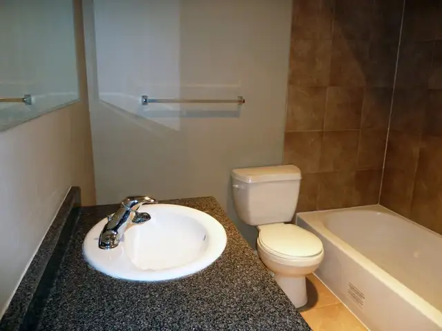Whalley Apartment For Rent | Gateway Place in Long Term Rentals in Delta/Surrey/Langley - Image 13