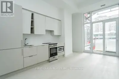 Welcome To The New M City Condominium In The Heart Of Downtown Mississauga! This Unique 1+1 Bedroom...
