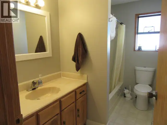 7568 BURGESS ROAD Deka Lake / Sulphurous / Hathaway Lakes, Briti in Houses for Sale in 100 Mile House - Image 26