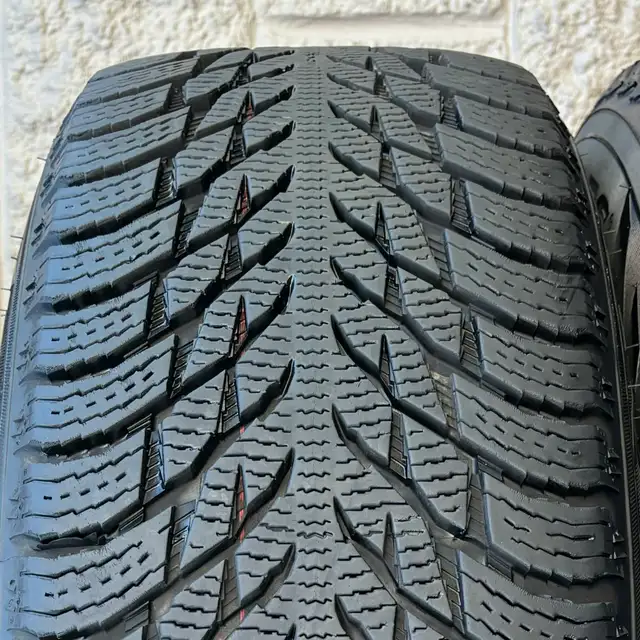 (98%) 4x 235/65R18 Nokian Winters w/ Jaguar F-Pace 5x108 Rims in Tires & Rims in City of Toronto - Image 5