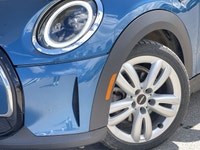 This 2022 Mini Cooper 3 door is packed full of fun! With heated leather seats, a large dual pane sun... (image 1)