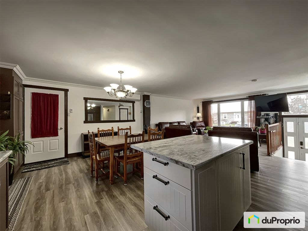 $615,500 - Bungalow for sale in St-Michel — photo 1