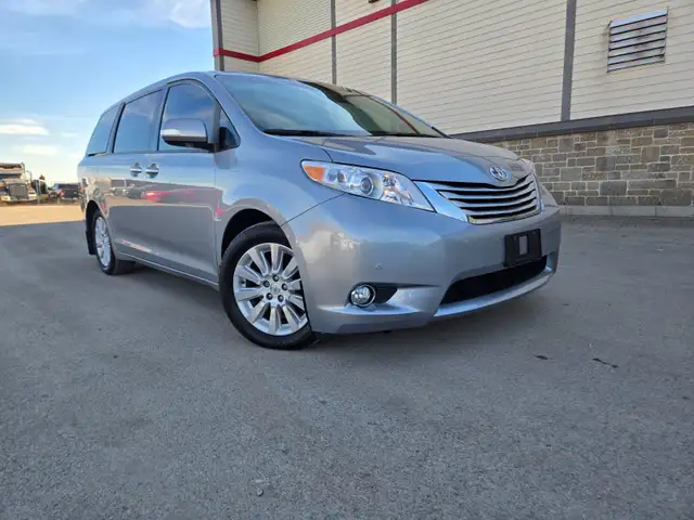 2014 Toyota Sienna LIMITED / AWD / SUNROOF / LEATHER 7 PASSAGER in Cars & Trucks in West Island - Image 11